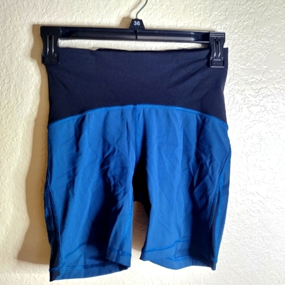 Lululemon Train Times Short 6" in Nile Blue / Black Bike Shorts Teal Size 4 - Picture 2 of 7